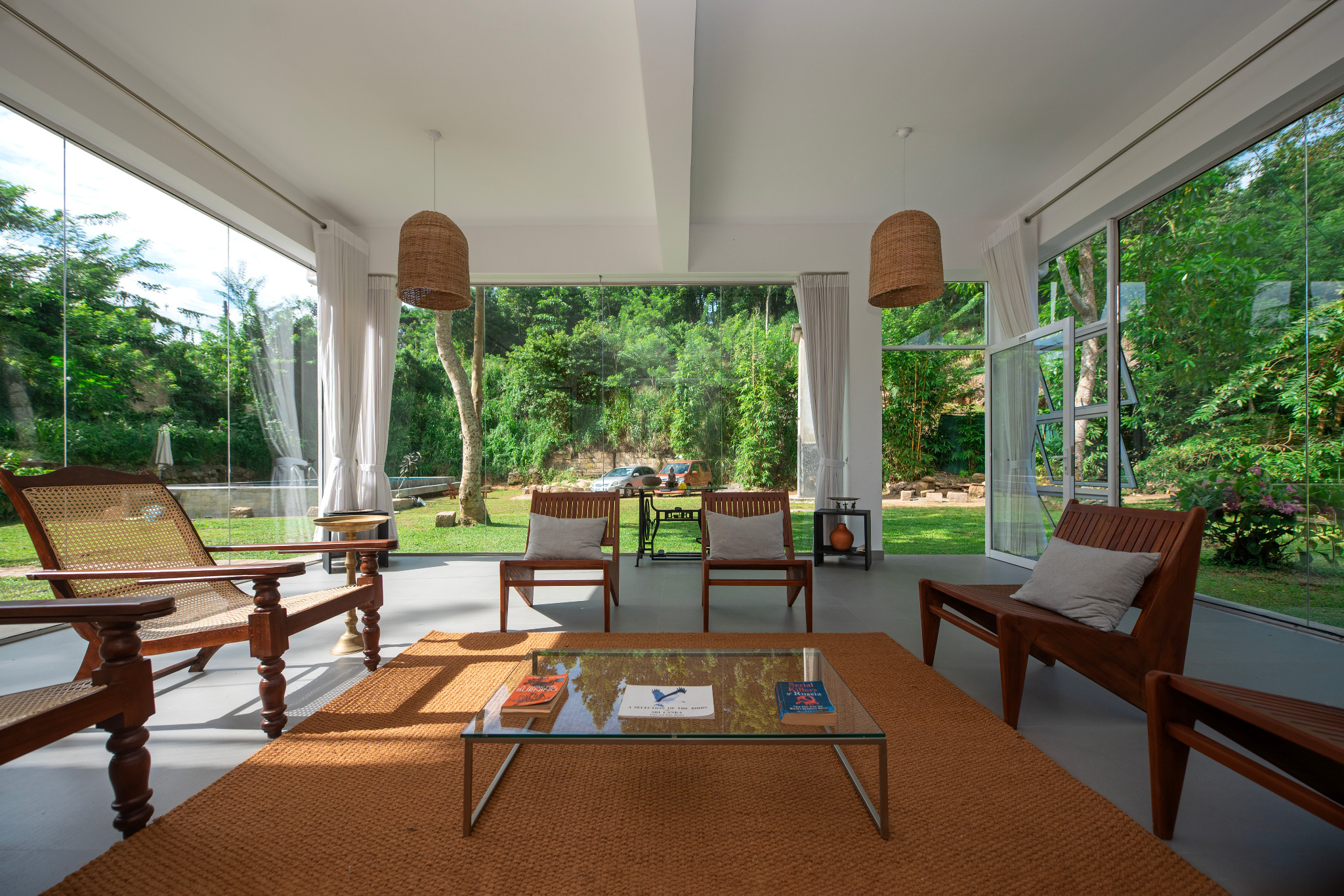 Covered terrace and garden